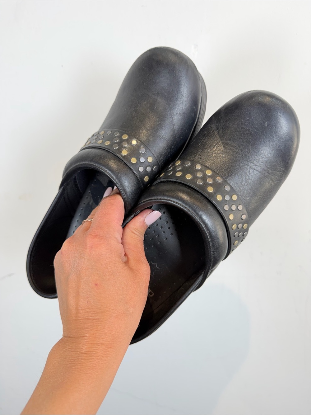 Dansko Paven Leather Clogs, Size 39 - Picture 5 of 6